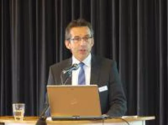 Bild: Holzwirtschaft zieht an einem Strang