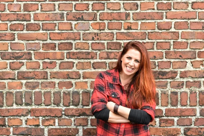 Bild: TV-Expertin Esther Ollick eröffnet die „Werkstatt für Schönes“ in Düsseldorf-Gerresheim