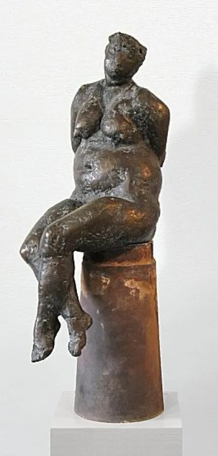 Richard Heß: Träumende I, 1967, Bronze, 67 x 24 x 35 cm, Foto: Hermann Büchner