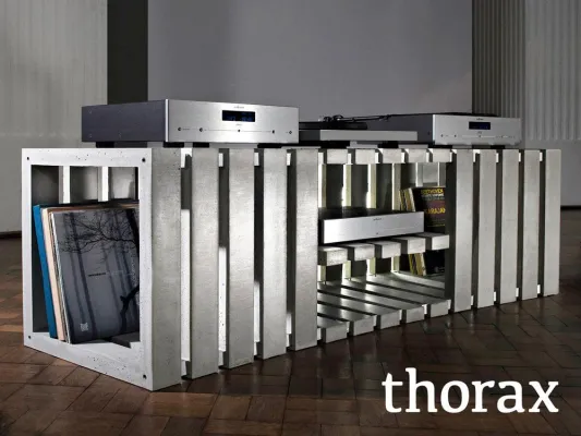 Bild: thorax - lowboard aus beton
