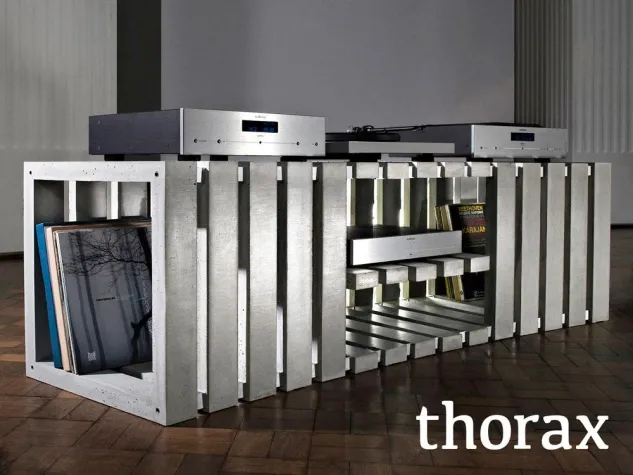 Bild: thorax - lowboard aus beton