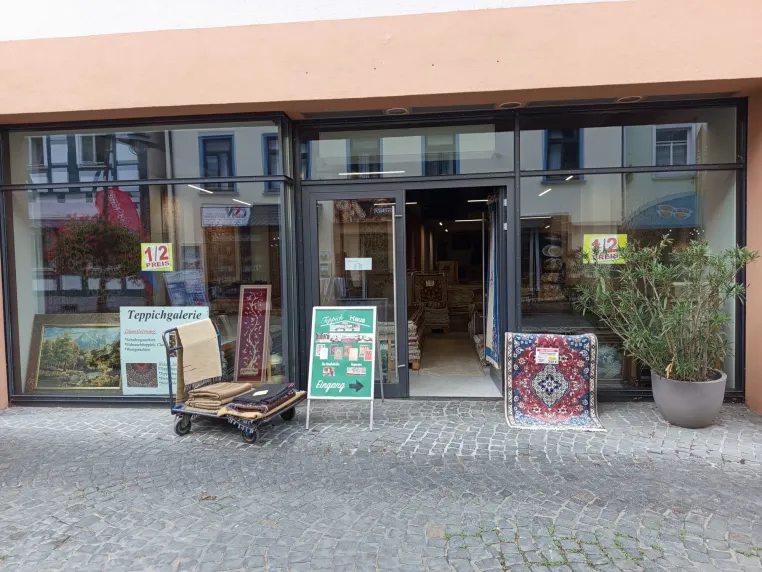 Bild: Geschäftsaufgabe in Butzbach: FRUD GmbH verkauft über 1.200 Teppiche zu außergewöhnlichen Preisen