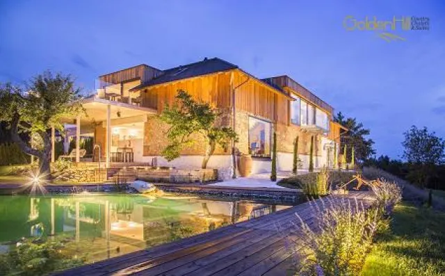 Schaffelhuber Communications übernimmt PR-Repräsentanz für Golden Hill Country Chalets & Suites Bild: Schaffelhuber Communications übernimmt PR-Repräsentanz für Golden Hill Country Chalets & Suites