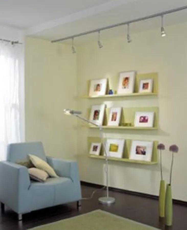 Wer Spaß am Heimwerken hat und nebenbei seinen Geldbeutel schonen möchte, sollte beim Tapezieren zur Raufaser greifen. Denn kaum ein anderes Renovierungsprodukt ?garantiert? selbst Anfängern so große 