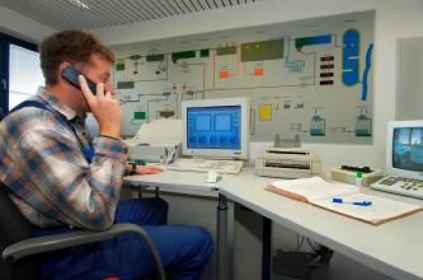 Bild: Personensicherungssystem von Funkwerk bei Siemens im Einsatz