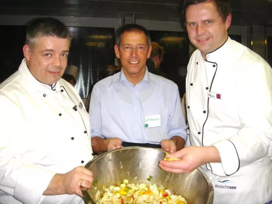 Bild: Gemeinsames Kochen mit Profis: ein verbindendes Erlebnis im Mercure Hotel Garmisch-Partenkirchen