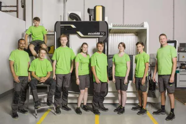 Sieben neue Lehrlinge bei 1zu1 Prototypen Bild: Sieben neue Lehrlinge bei 1zu1 Prototypen