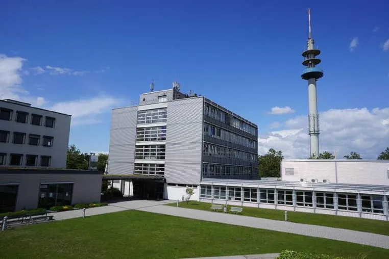 Karrierechancen berufsbegleitend in Finanzwirtschaft ausbauen Bild: Karrierechancen berufsbegleitend in Finanzwirtschaft ausbauen