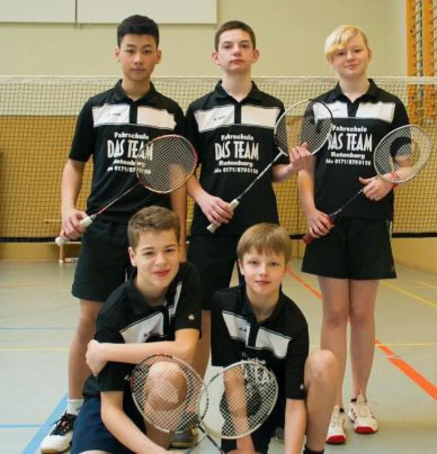 hintere Reihe: Tan Duong, Marek Nehrke, Tatjana Vetoskin vordere Reihe: Simon Henschel , Linus Alber