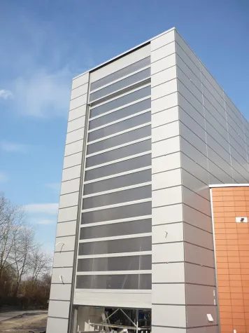 Bild: Sektionaltore und Fassadenelemente für das Hauptklärwerk Stuttgart-Mühlhausen