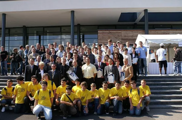 Preisträger bei Eröffnung der IHK-Bildungsmesse geehrt - Starke Beiträge beim Initiativpreis Ausbildung 2008 Bild: Preisträger bei Eröffnung der IHK-Bildungsmesse geehrt - Starke Beiträge beim Initiativpreis Ausbildung 2008
