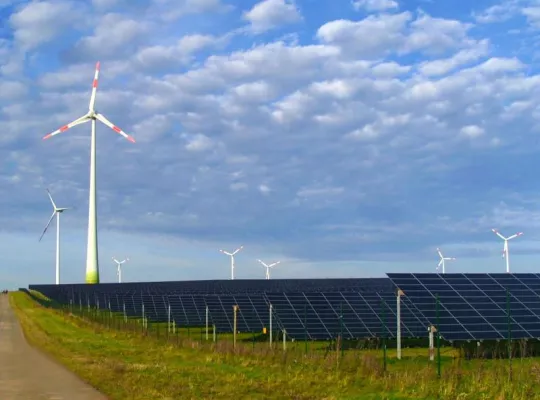 Bild: Windräder und Photovoltaikanlagen im Dienste der Versorgungssicherheit
