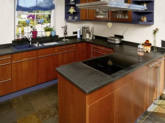 Bild: Naturstein und Schiefer liegen im Trend