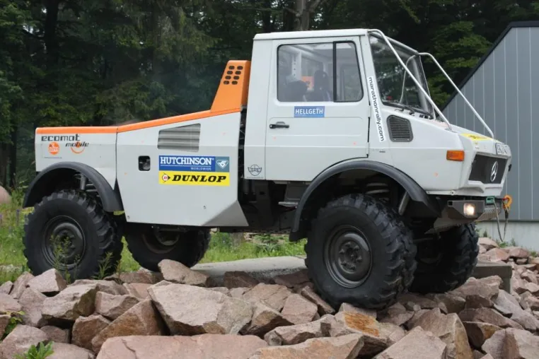 Dunlop unterstützt das Team Hellgeth bei der Dresden-Breslau mit MPT-Reifen Dunlop SP T9 Bild: Dunlop unterstützt das Team Hellgeth bei der Dresden-Breslau mit MPT-Reifen Dunlop SP T9