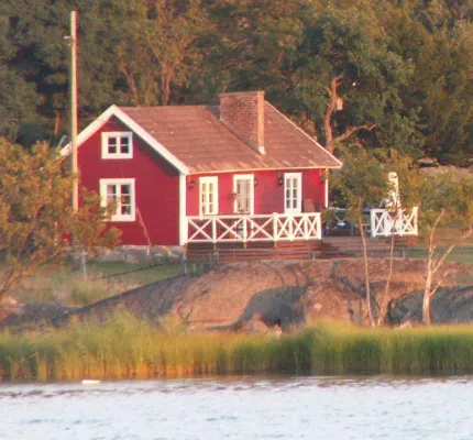 Bild: Gehobeltes Holz und das klassische Rot aus Schweden - es geht doch