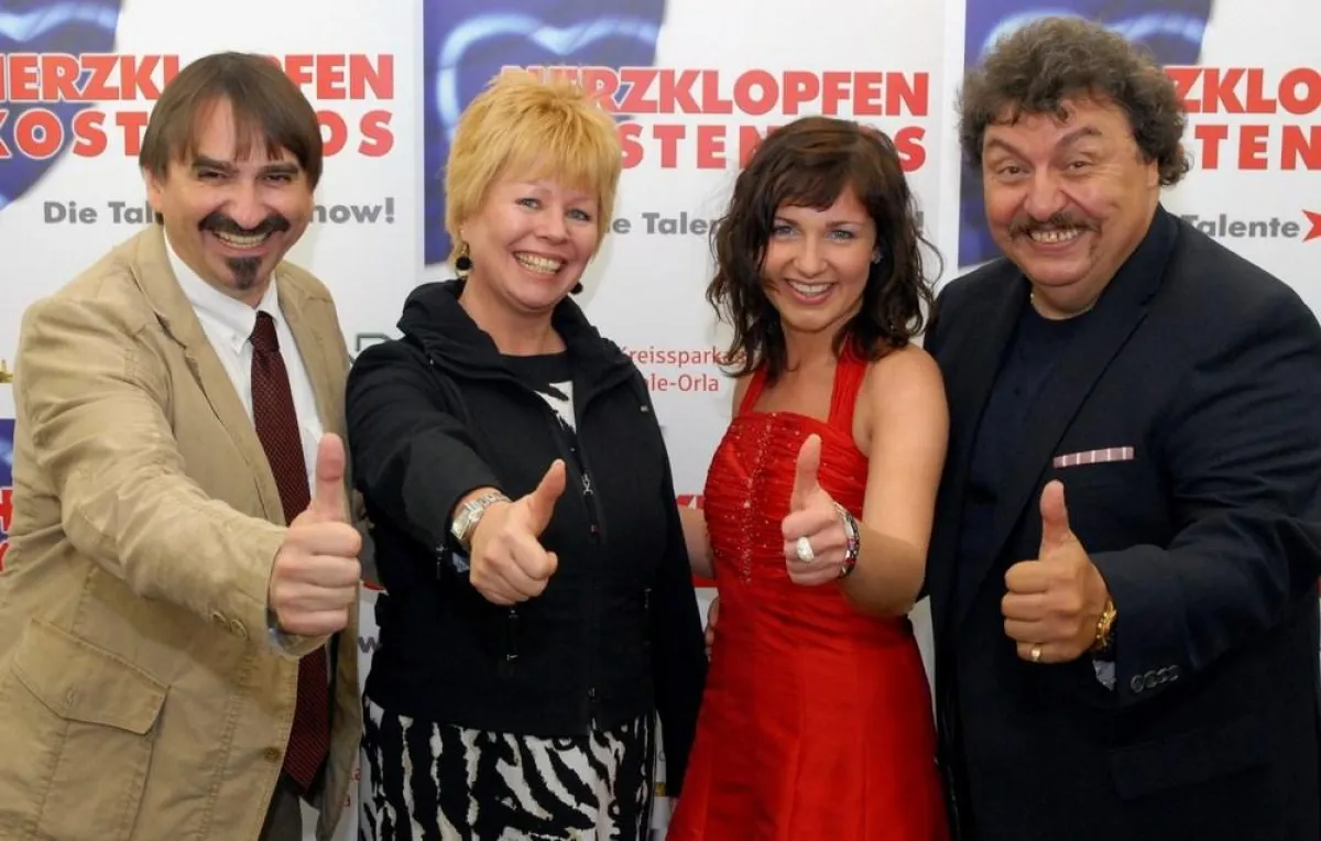 Talente-Show-Team um Achim Mentzel vergibt die Bundes Talente Preise 2012