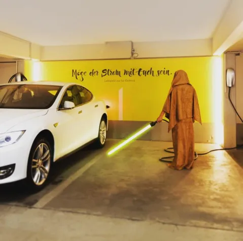 Bild: Creativhotel Luise in Erlangen unterstützt Elektromobilität seiner Gäste