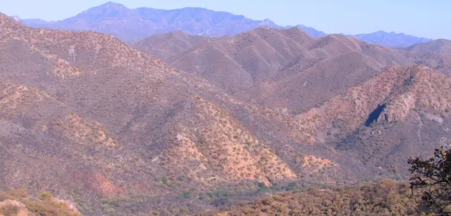 Bild: Aztec Minerals erkundet Potenzial der "Goldkappe" des Porphyr-Projekty Cervantes