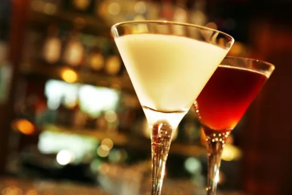 Bar-Event am 8. Mai: „Cocktail-Büffet“ lädt zum Selbermischen ein Bild: Bar-Event am 8. Mai: „Cocktail-Büffet“ lädt zum Selbermischen ein