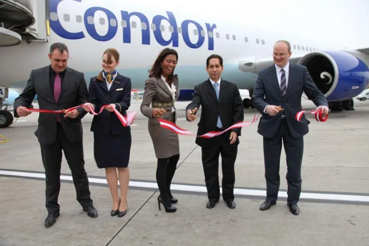 Condor Erstflug DE3244 startet von Wien nach Punta Cana in der Dominikanischen Republik Bild: Condor Erstflug DE3244 startet von Wien nach Punta Cana in der Dominikanischen Republik