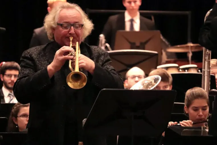 Virtuose Solo-Kadenzen und monumentaler Orchesterklang Bild: Virtuose Solo-Kadenzen und monumentaler Orchesterklang