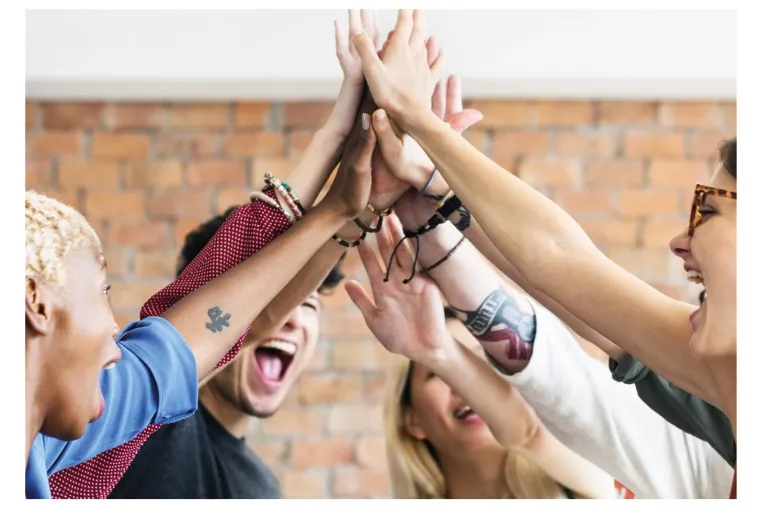 Gesunde Mitarbeiter – Gesunde Unternehmen Bild: Gesunde Mitarbeiter – Gesunde Unternehmen