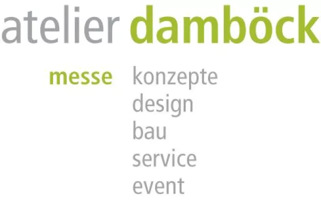 Bild: atelier damböck nimmt Solaranlage in Betrieb