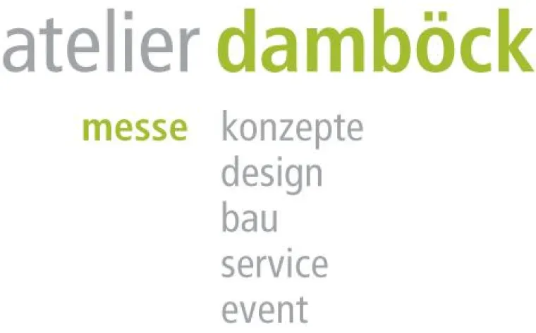 Bild: atelier damböck nimmt Solaranlage in Betrieb
