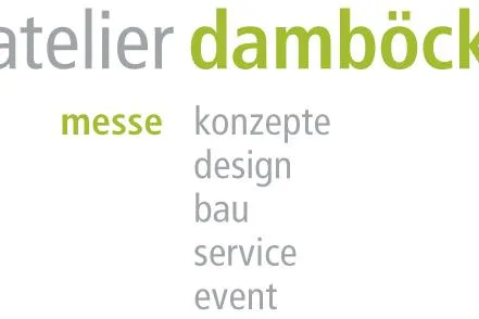 Bild: atelier damböck nimmt Solaranlage in Betrieb