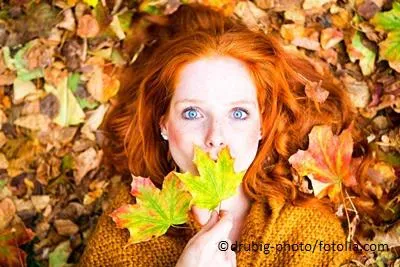 Haarausfall im Herbst: bloß saisonal bedingt oder Grund zur Sorge? Bild: Haarausfall im Herbst: bloß saisonal bedingt oder Grund zur Sorge?