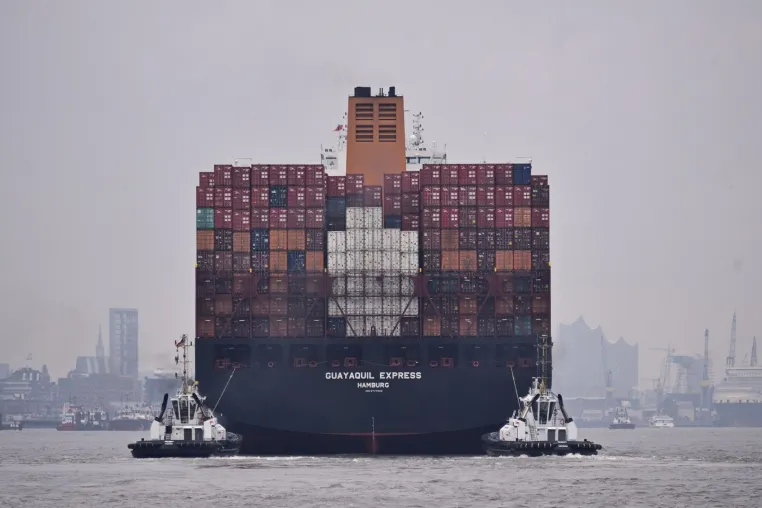 Produkte mit dem Label "Made in Colombia" kommen in 18 Containern in Hamburg mit Endbestimmung Polen an Bild: Produkte mit dem Label "Made in Colombia" kommen in 18 Containern in Hamburg mit Endbestimmung Polen an