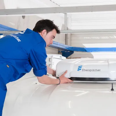 Bild: Neue Eberspächer Cooltronic Slim Hatch Generation - Aufdachklimaanlage zur Kühlung der Lkw-Fahrerkabine