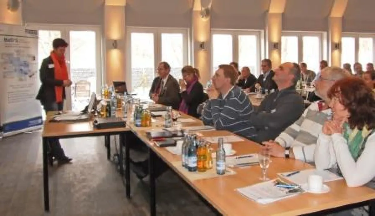 In ihrem Vortrag berichtet Claudia Hickmann über zukunftsorientierte Lösungen für das kommunale Infr