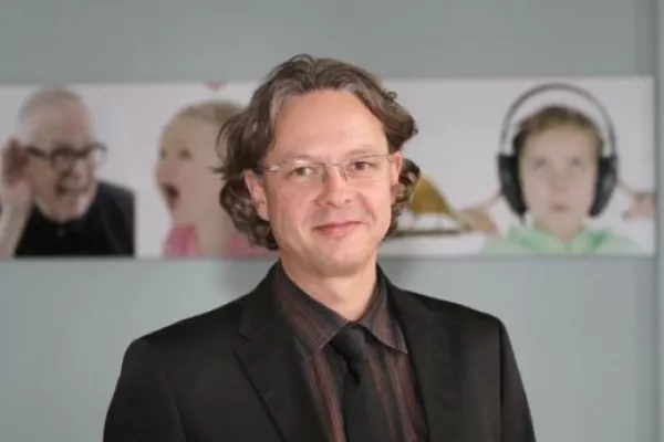 Bild: 15 Jahre „gilgert – ästhetische Hörakustik“: Spezialanbieter für diskretes Besserhören feiert Geburtstag