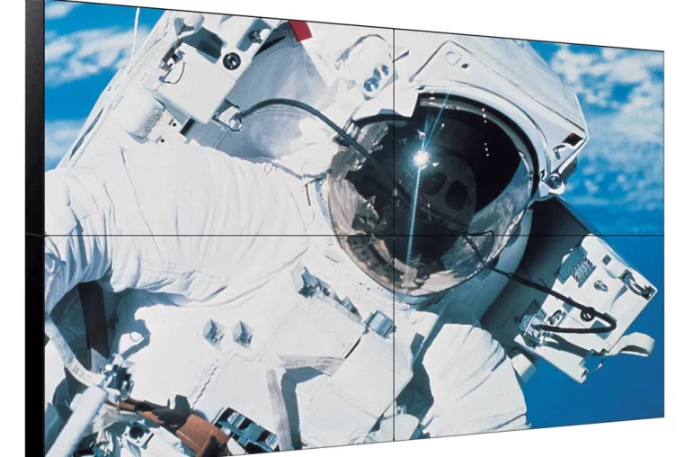 Bild: Steglos Plasma Displays im 42 Zoll Format