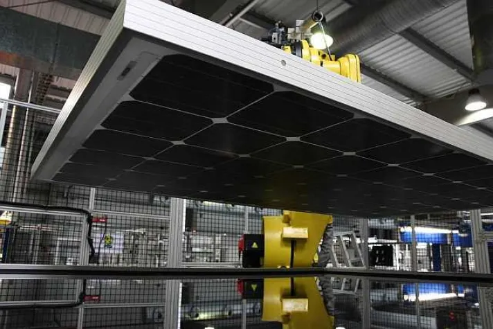 Bild: Solartechnik: Isofotón stellt neustes Hochleistungsmodul ISF 240 vor