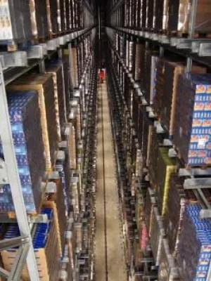 Bild: Das neue Tiefkühllager von Partner Logistics Europe versorgt französische Discounter mit Eiskrem