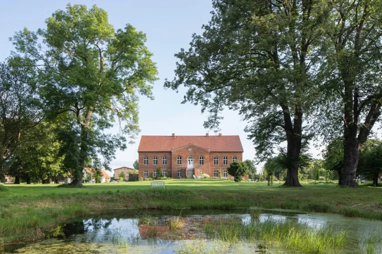 Sommer und Kultur in den Gutshäusern Mecklenburg-Vorpommern Bild: Sommer und Kultur in den Gutshäusern Mecklenburg-Vorpommern