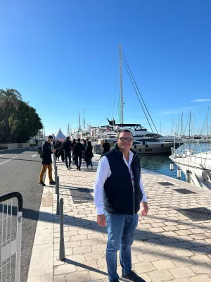 Bild: Markus Pospichal aus Wien nutzt die Immobilienmesse in Cannes als Sprungbrett für neue Geschäftsmöglichkeiten