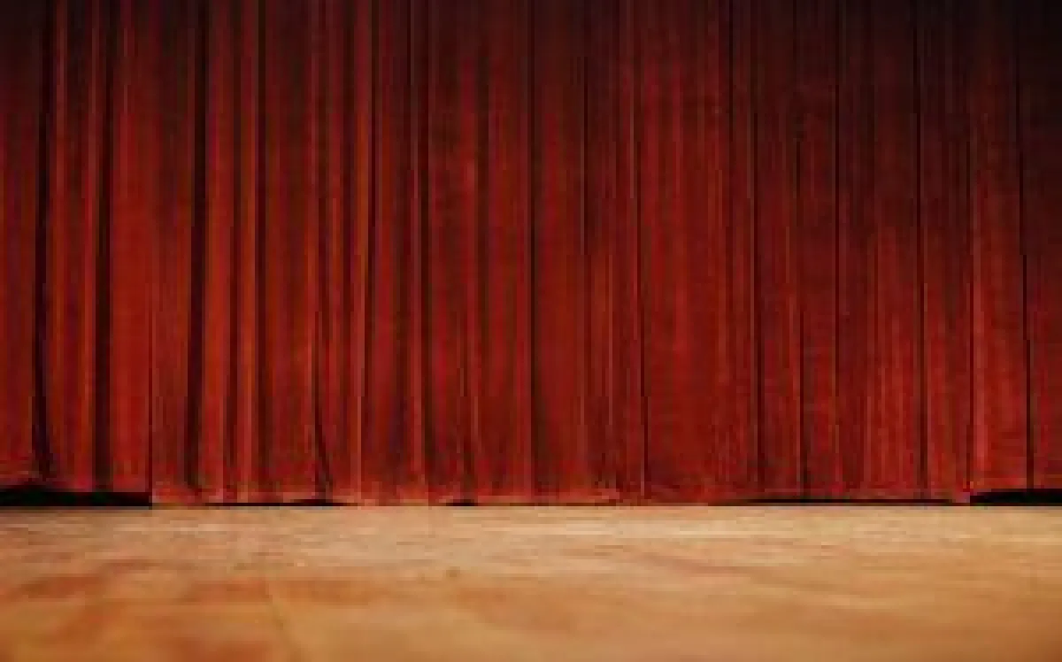 Vorhang auf! - Ein Vorhang kann nicht nur Herzklopfen auslösen, er kann auch so klingen.