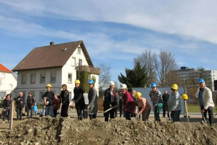 Bild: Spatenstich für ein Wohnhaus der St. Gallus-Hilfe in Bad Waldsee