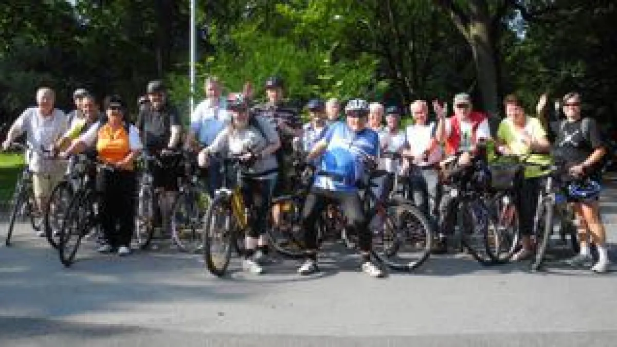 20 Diabetiker machten sich in ärztlicher Begleitung auf die rund 50 Kilometer lange Radtour.