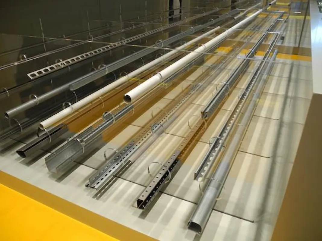 Auswahl von geschweißten, gelochten oder folierten Profilen ab 0,1 mm Materialstärke (Foto: PROFILME