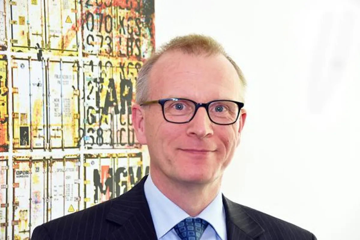 Jan Herberg begrüßt Reedereien zum Rück- und Ausblick auf das Reporting von CO2-Emissionen.