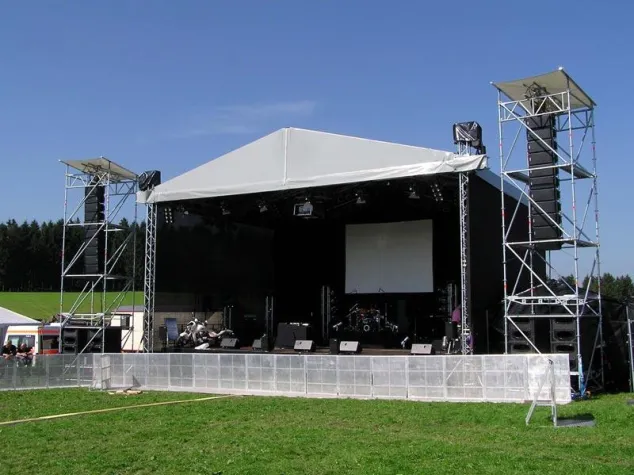 Bild: Neues Lautsprechersystem von Nexo – das Geo-S12 besteht die Feuertaufe in Südwestfalen