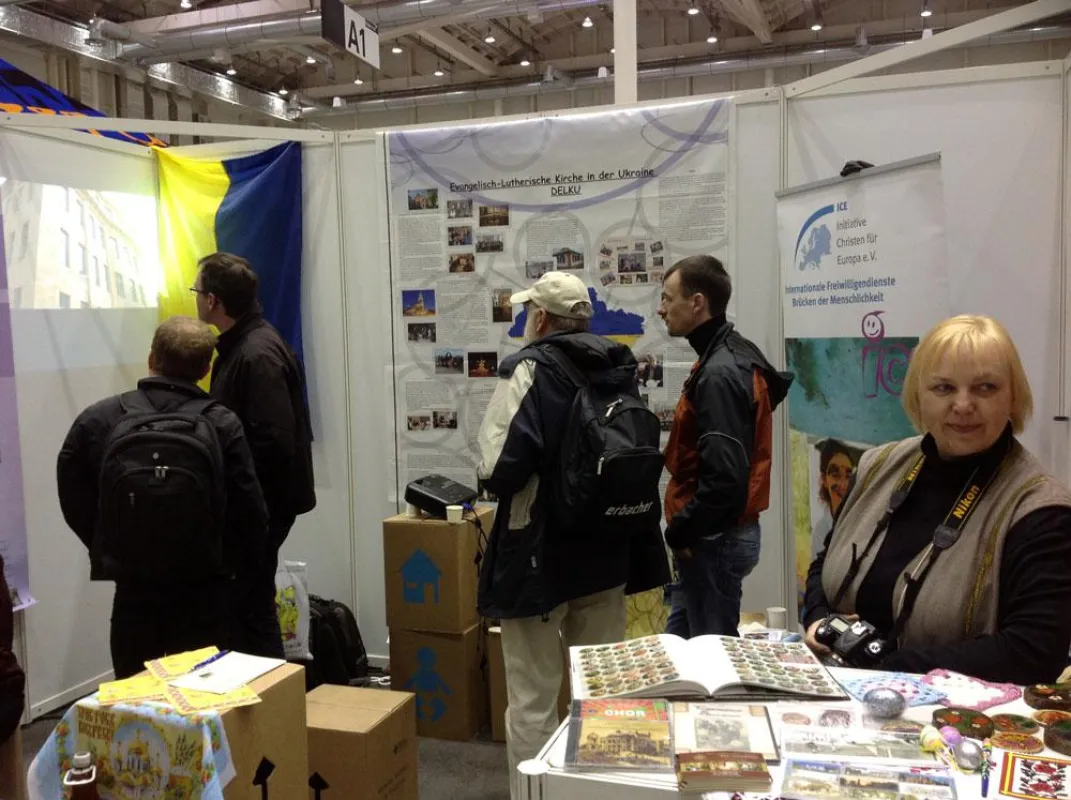 Stand der DELKU beim Evangelischen Kirchentag in Hamburg 2013