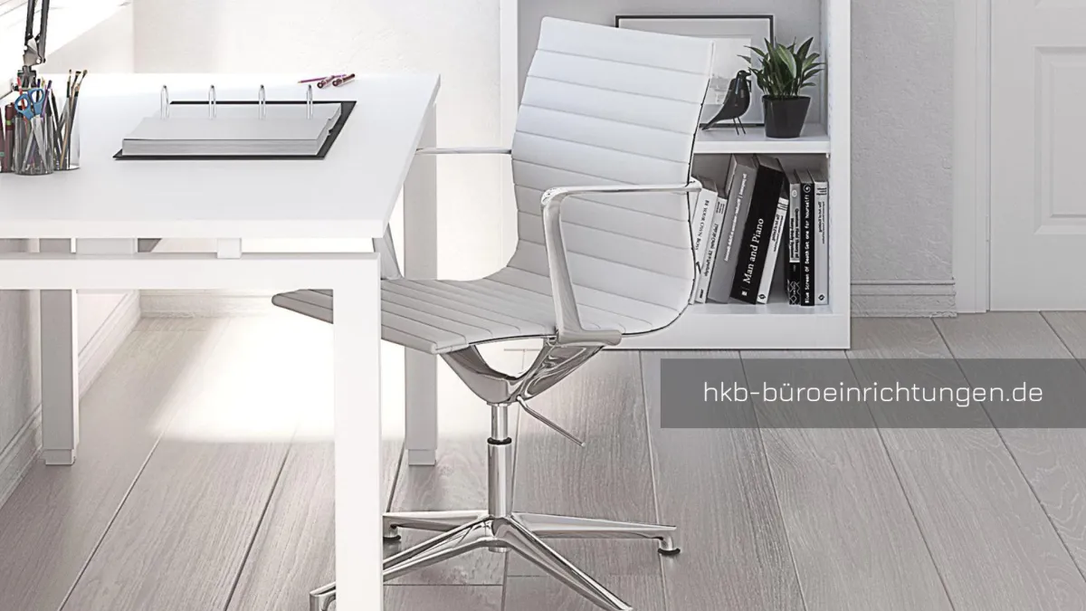 Häusliches Arbeitszimmer einrichten mit einem Schreibtisch von hkb Büroeinrichtungen