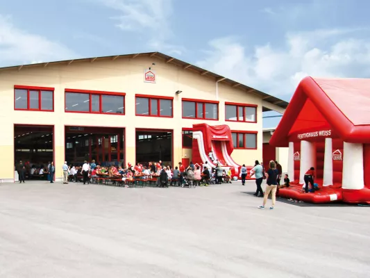 Tag der offenen Tür am 5. Mai 2019: Wo in Hallen Häuser entstehen Bild: Tag der offenen Tür am 5. Mai 2019: Wo in Hallen Häuser entstehen