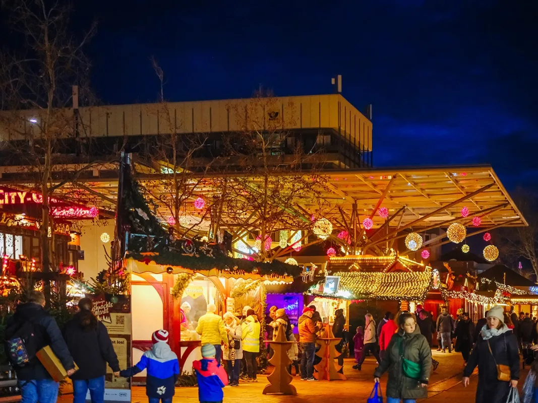 Wolfsburger Weihnachtsmarkts (© WMG Wolfsburg, Foto: Janina Snatzke)