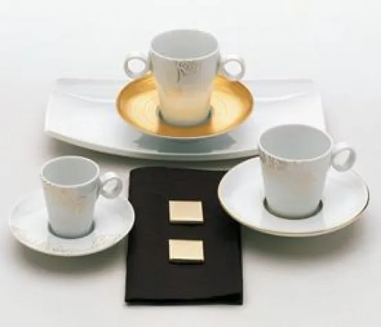 Bild: Porzellan Inspiration mit festlichen Dekoren von Tafelstern